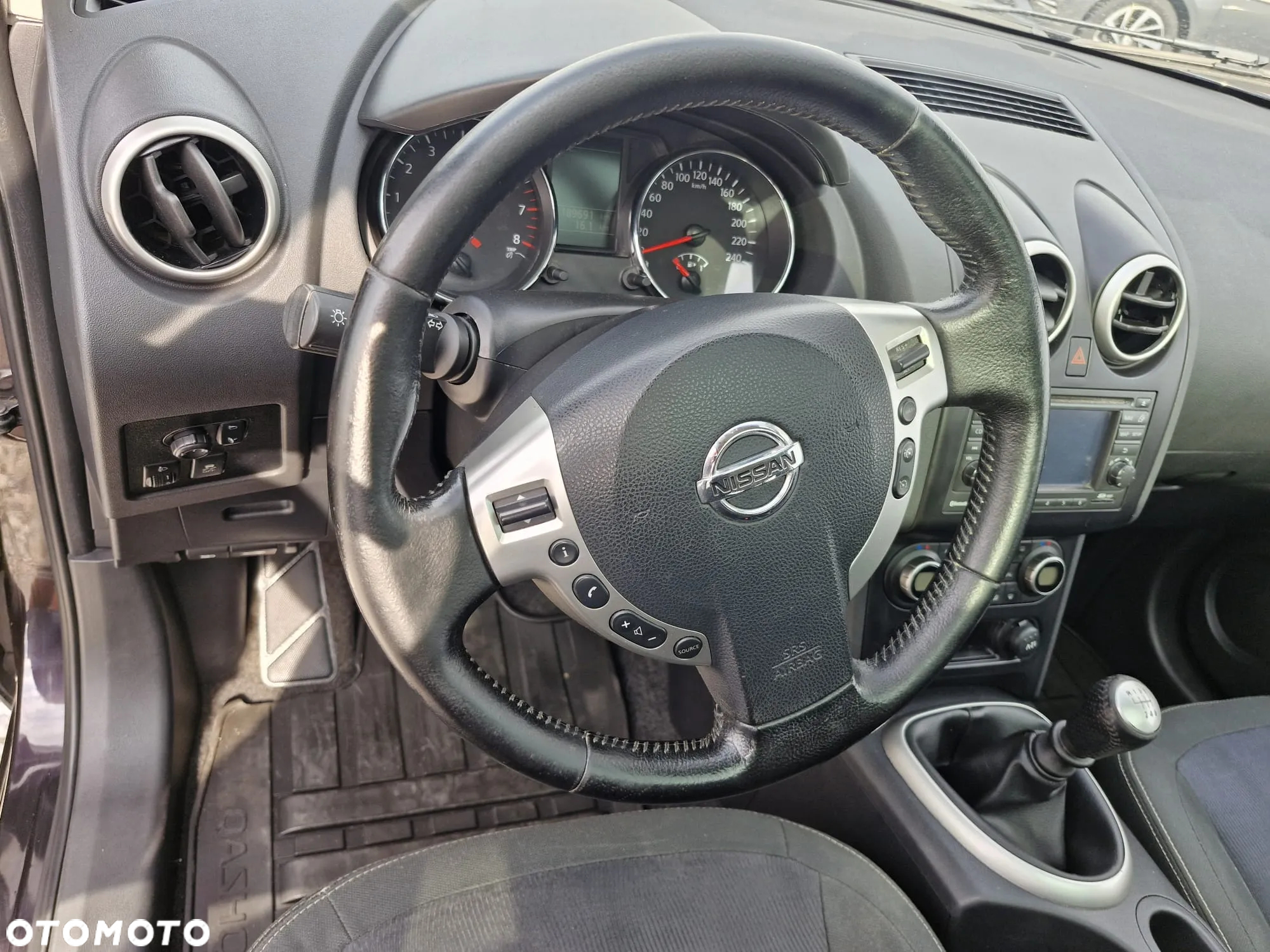 Nissan Qashqai+2 - 20