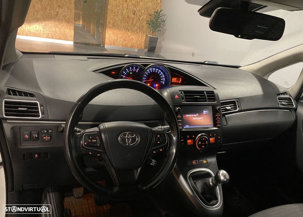 Toyota Verso 1.6 D-4D Exclusive - 14