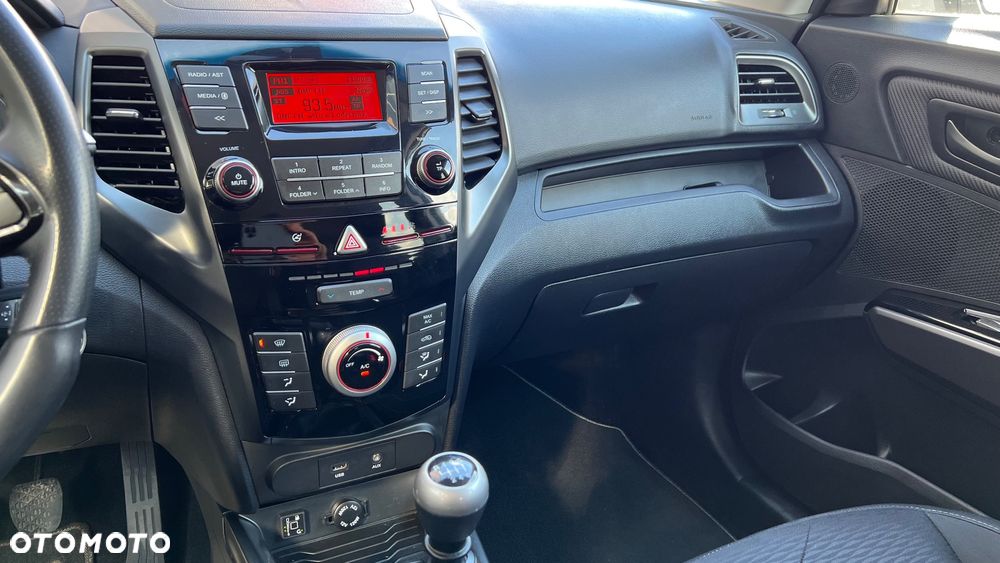 SsangYong/KGM XLV 1.6 Crystal Base - 13