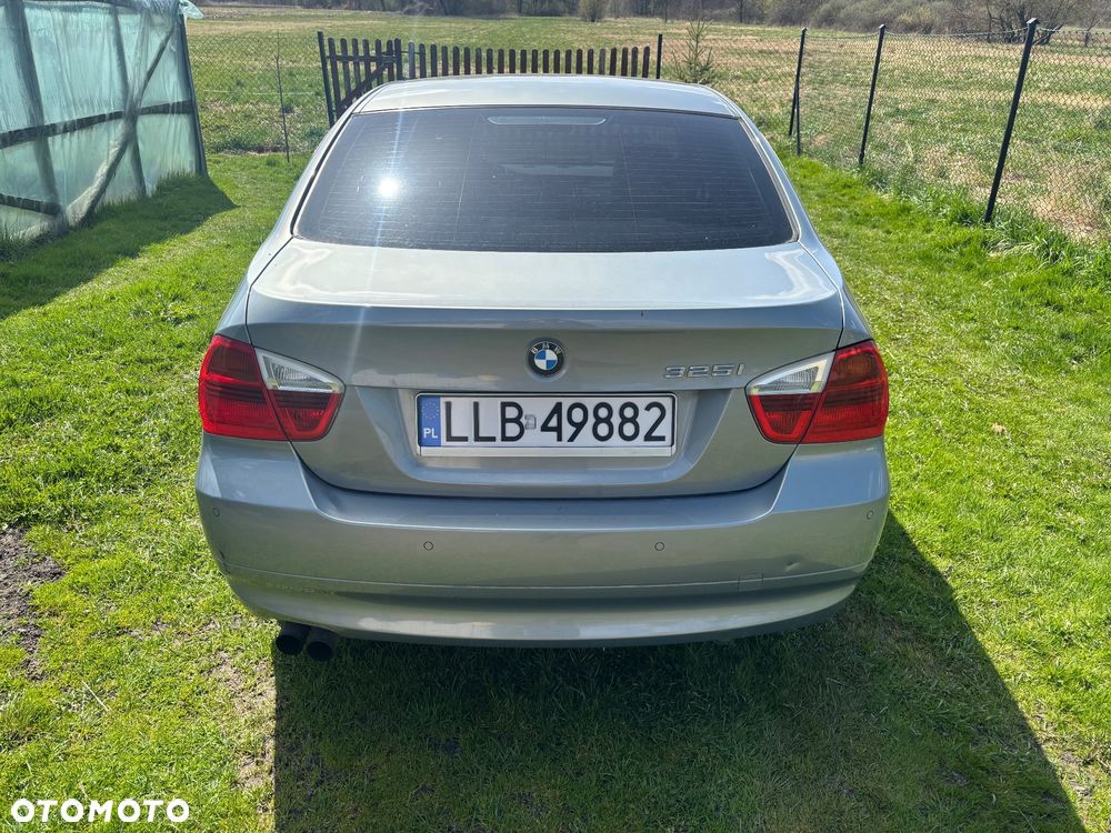 BMW Seria 3 325i - 2