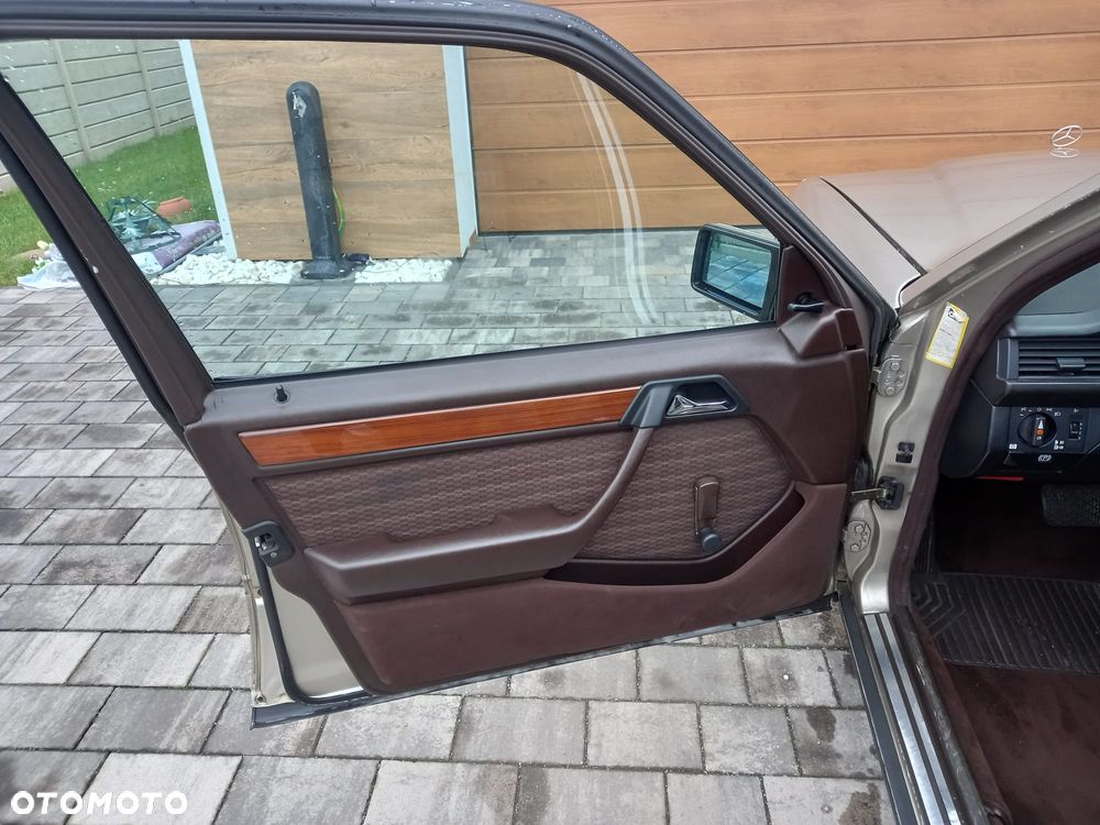 Mercedes-Benz W124 (1984-1993) - 10