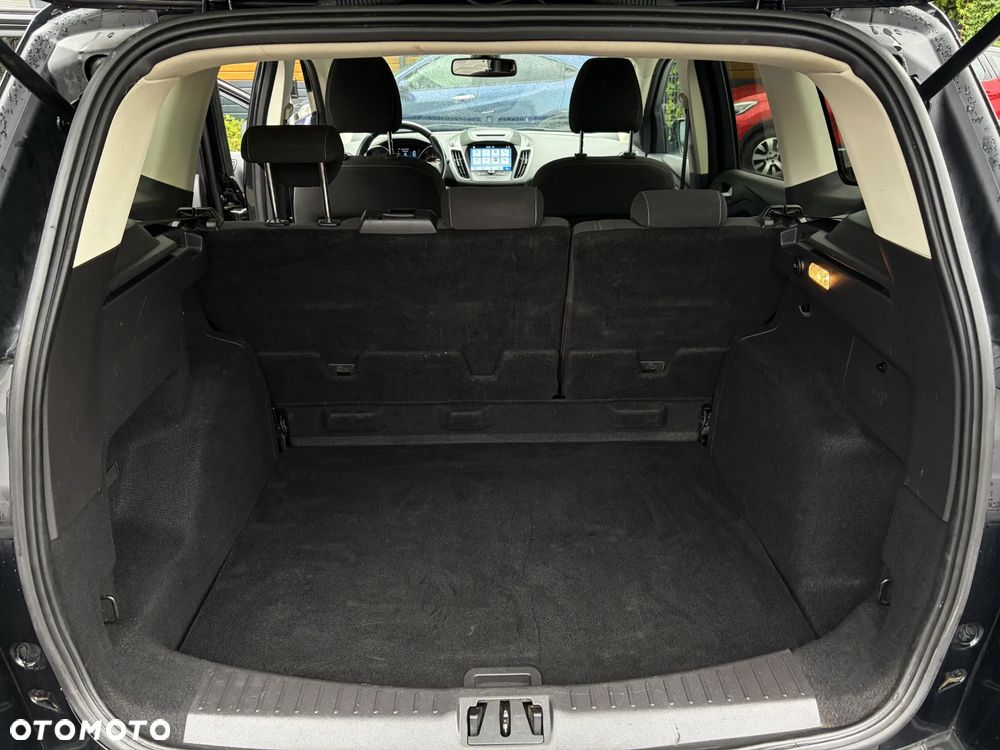 Ford Kuga 2.0 TDCi 2x4 Titanium - 35