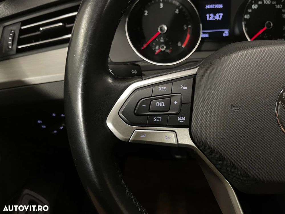 Volkswagen Passat 2.0 TDI Advance - 21