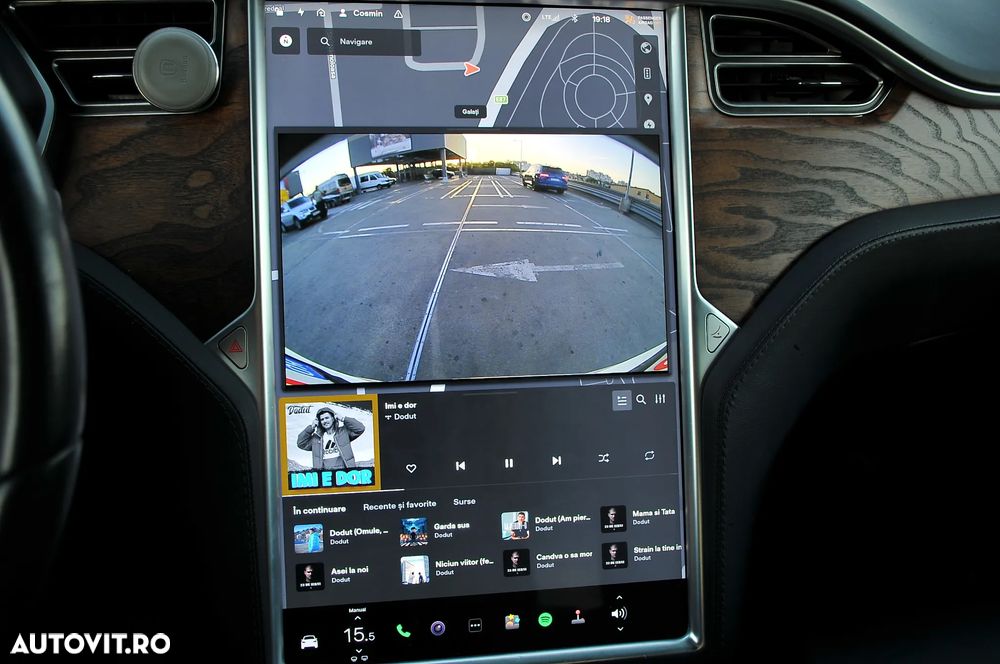 Tesla Model X - 24