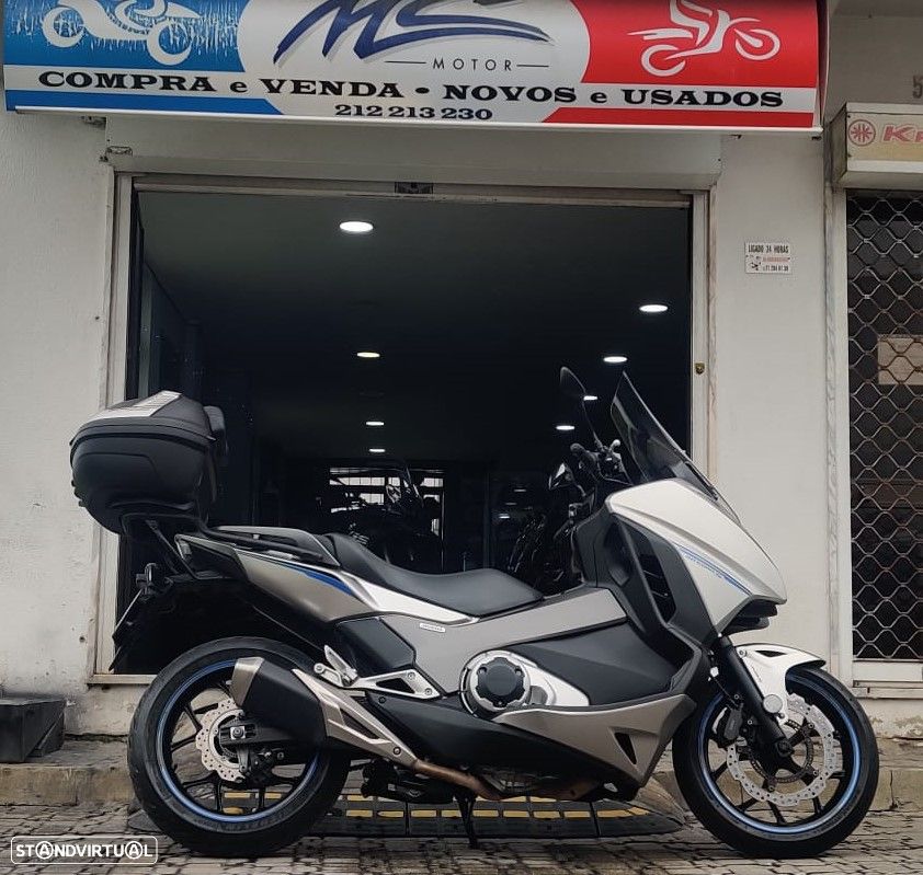 Honda Integra 750 S - 1