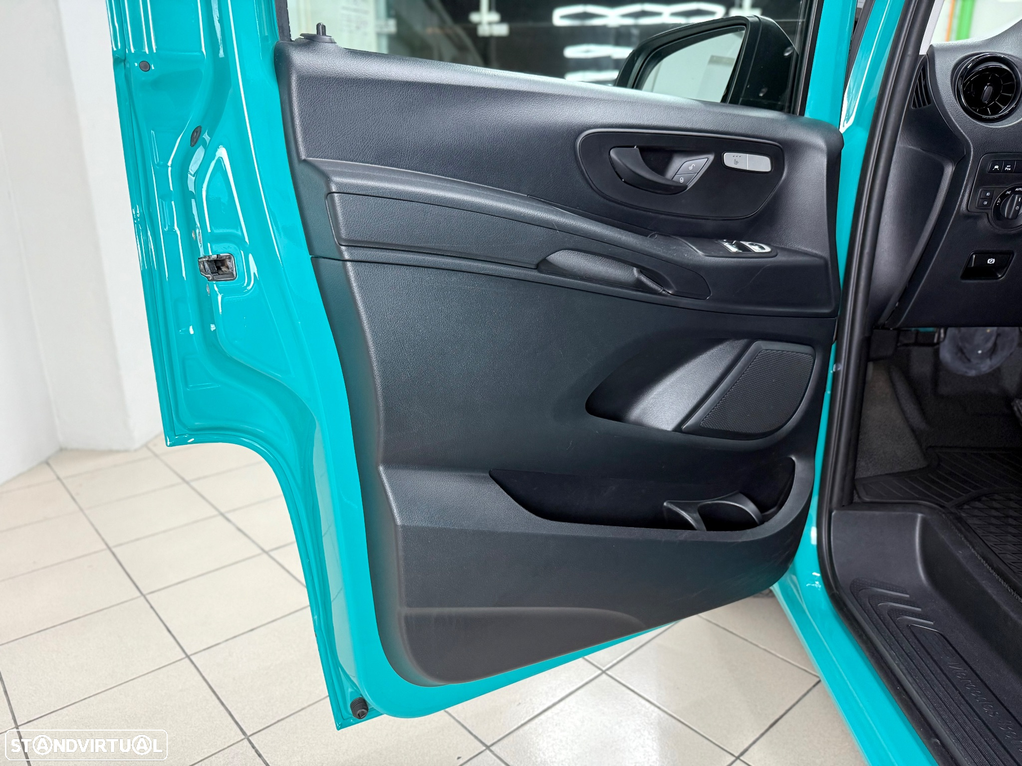 Mercedes-Benz Vito 114 CDI Caixa Automatica - 13