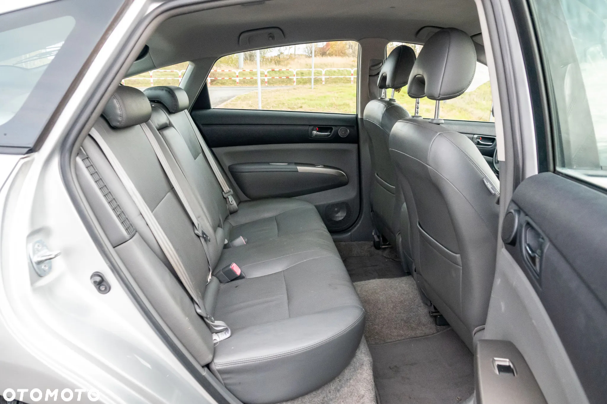 Toyota Prius (Hybrid) Executive - 19