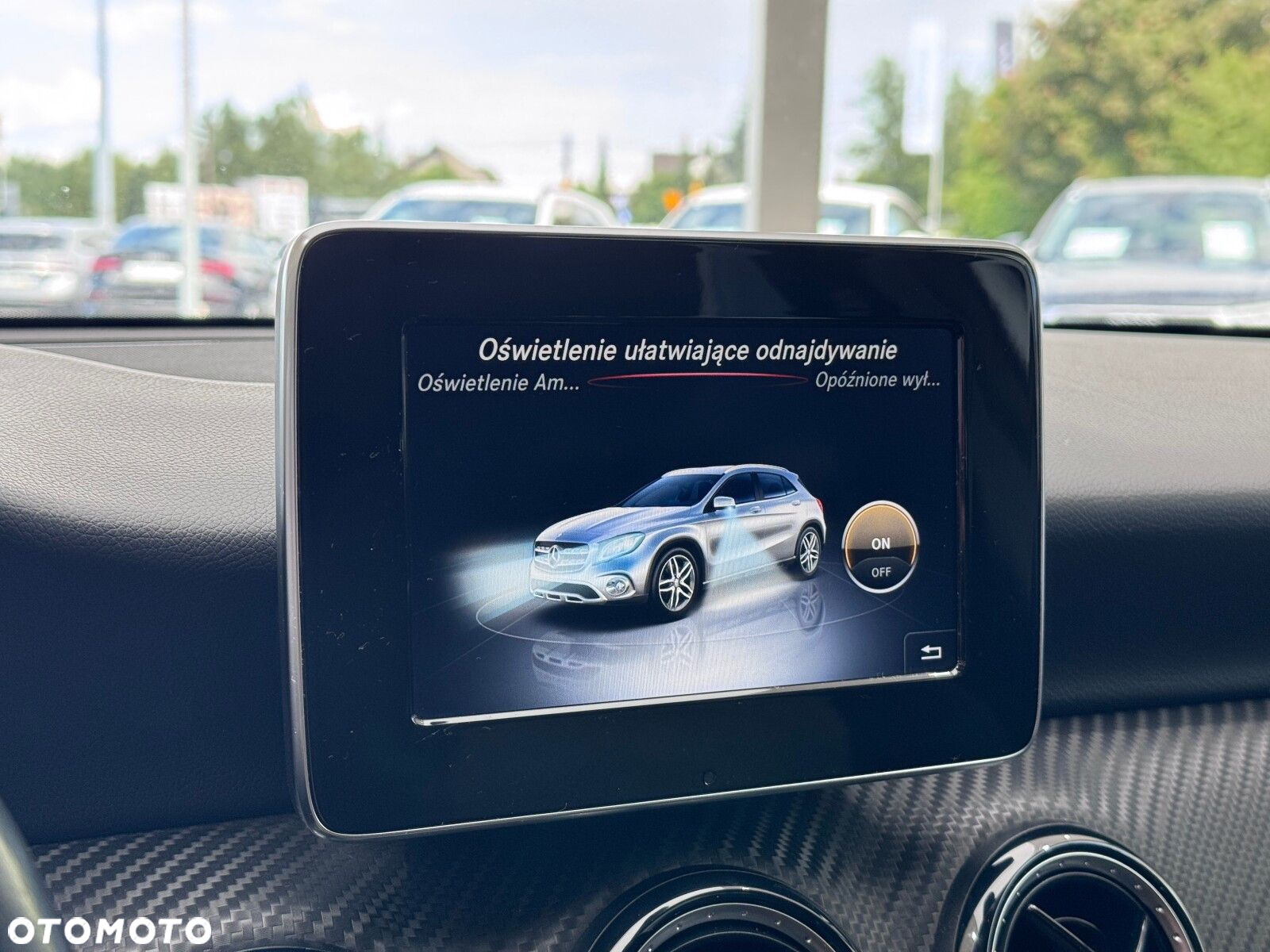 Mercedes-Benz GLA 200 d 7G-DCT - 31