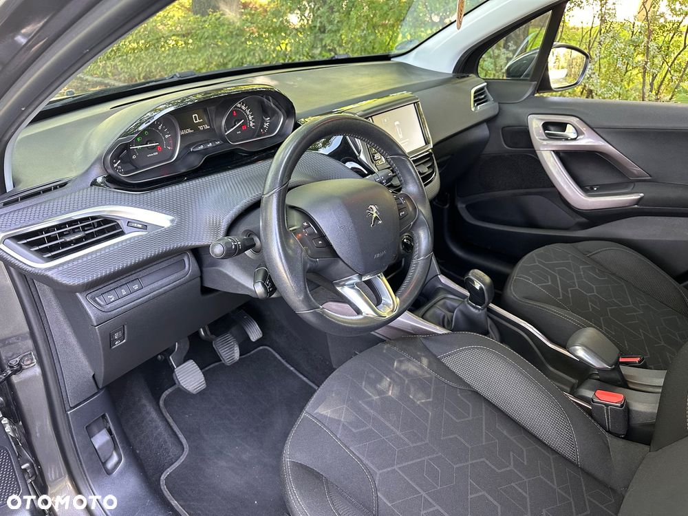 Peugeot 2008 1.2 Pure Tech Active S&S - 24