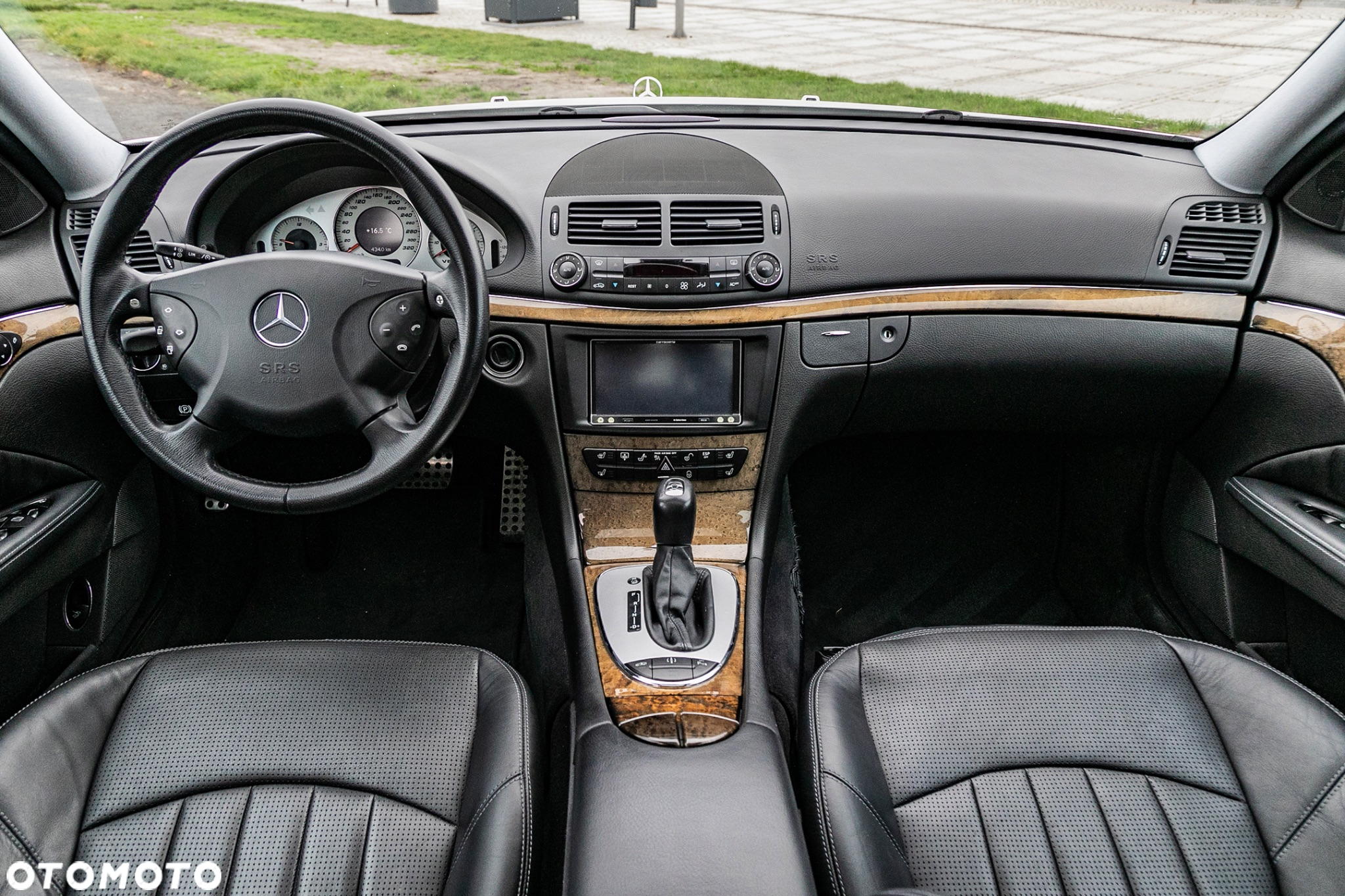 Mercedes-Benz Klasa E 55 AMG - 22
