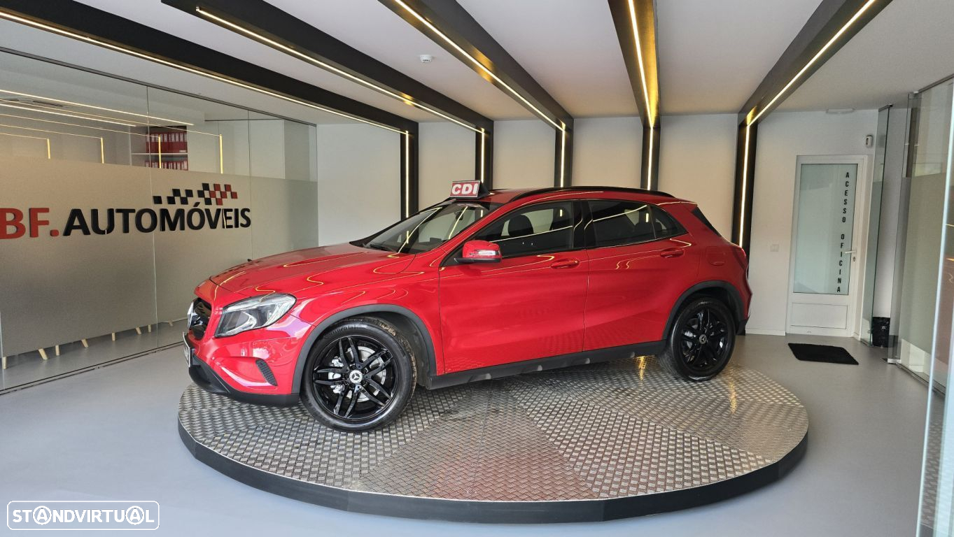 Mercedes-Benz GLA 200 CDi Urban Aut. - 2
