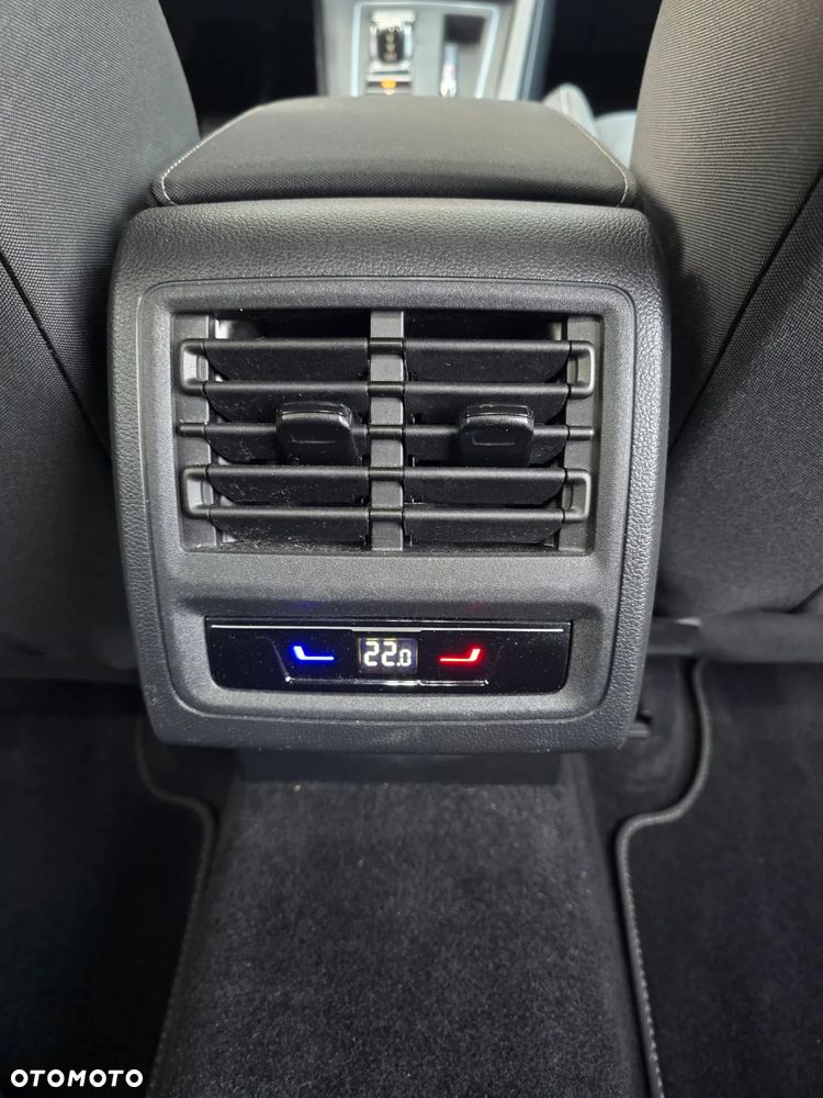 Volkswagen Golf 2.0 TDI SCR DSG Style - 27