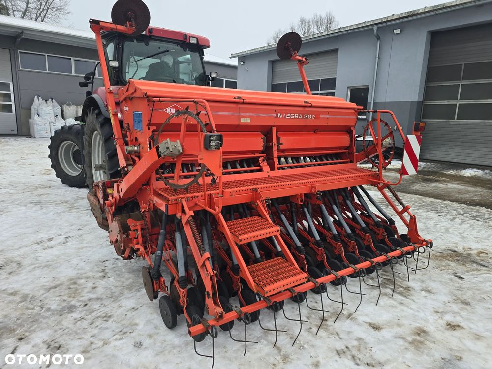 Kuhn Integra 3000 - 2