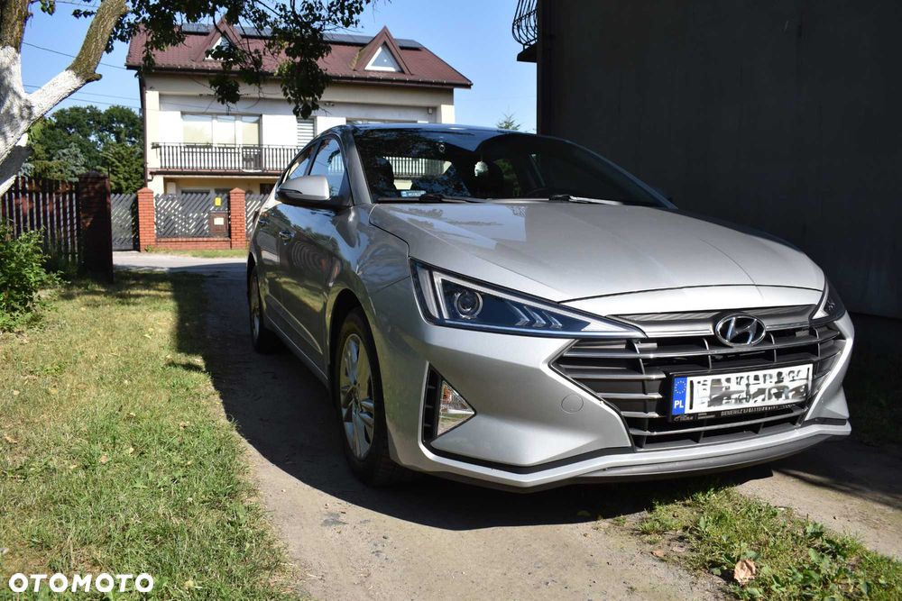 Hyundai Elantra - 1
