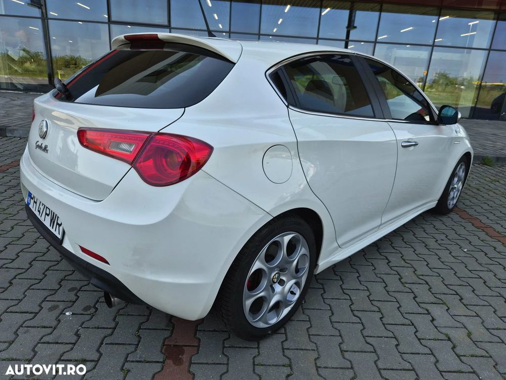 Alfa Romeo Giulietta 1.8 T Quadrifoglio Verde - 4