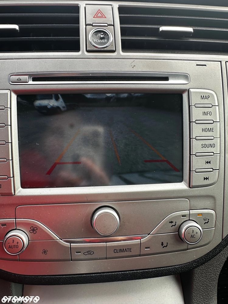 Ford Kuga 2.0 TDCi 2x4 Titanium - 5