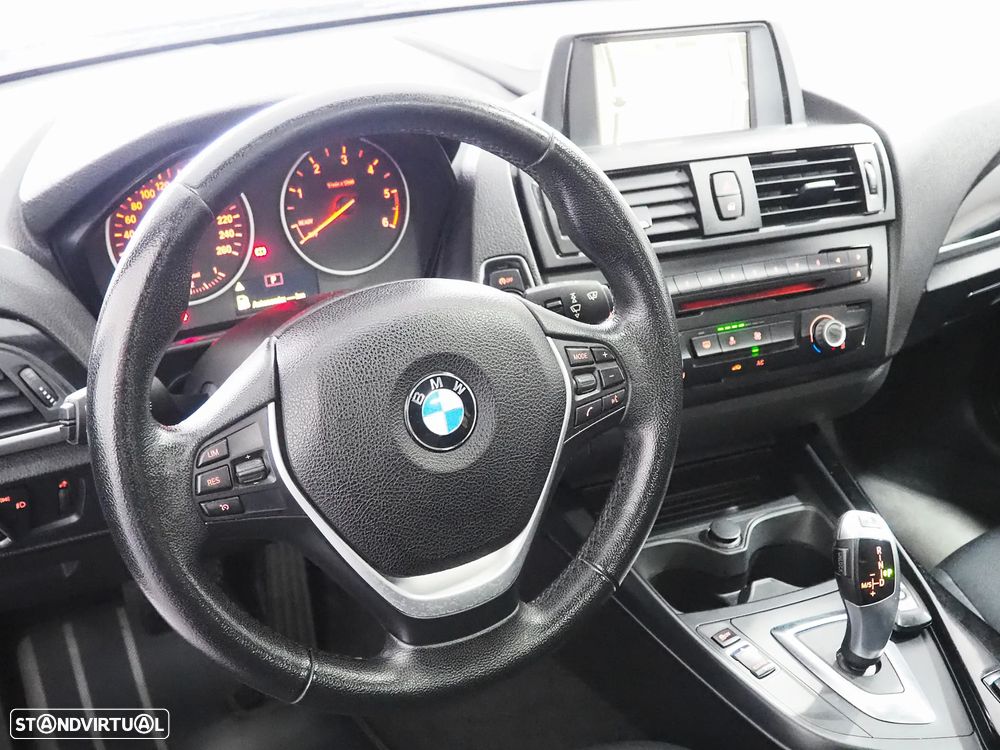 BMW 118 dA Pack M - 24