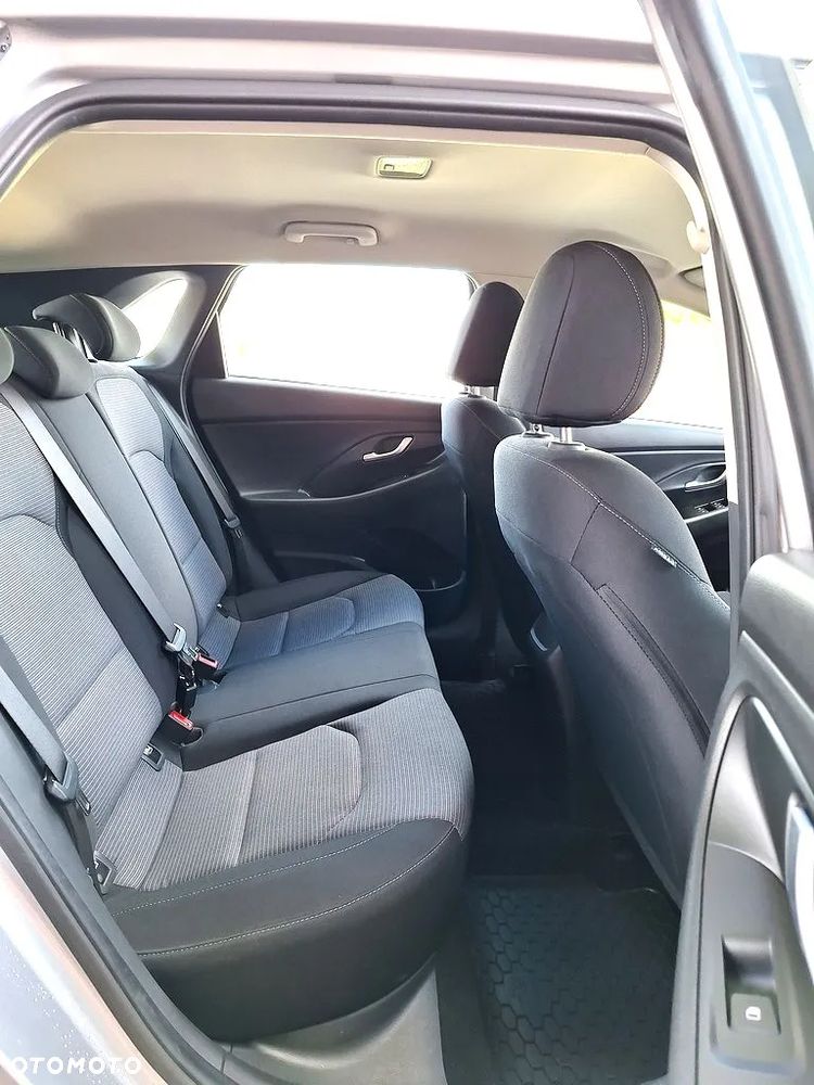 Hyundai i30 1.5 DPI Classic + - 7