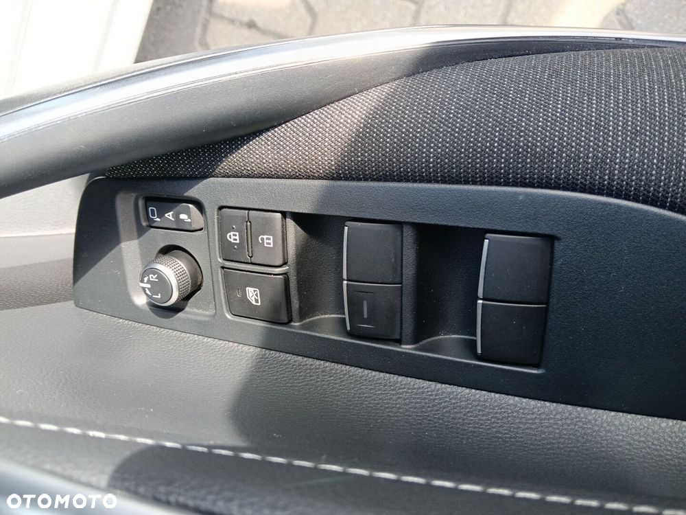 Toyota Corolla 2.0 Hybrid Comfort - 13
