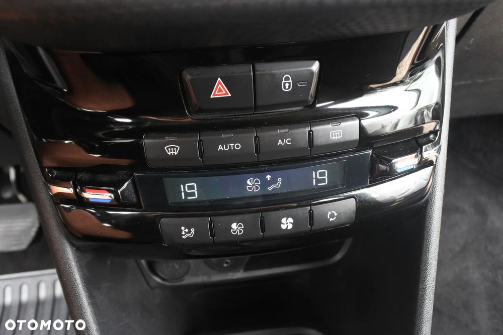 Peugeot 208 PureTech 110 Stop & Start EAT6 Allure - 18