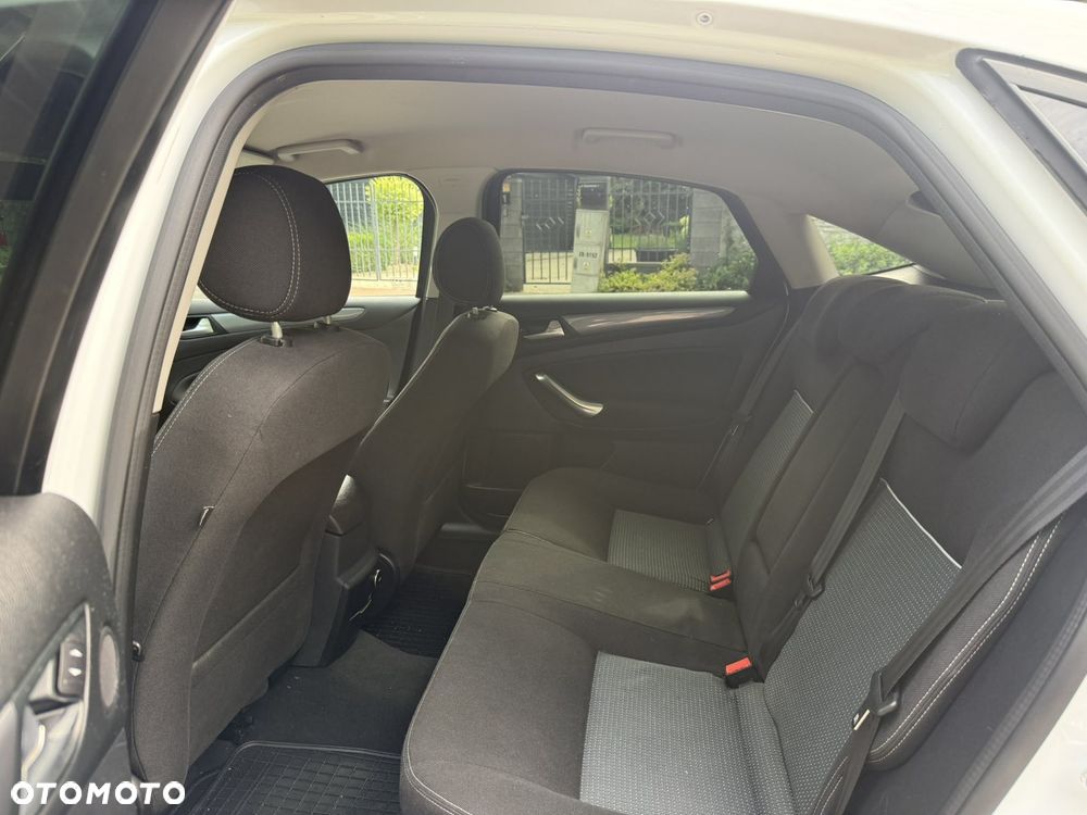 Ford Mondeo 1.6 TDCi Titanium - 10