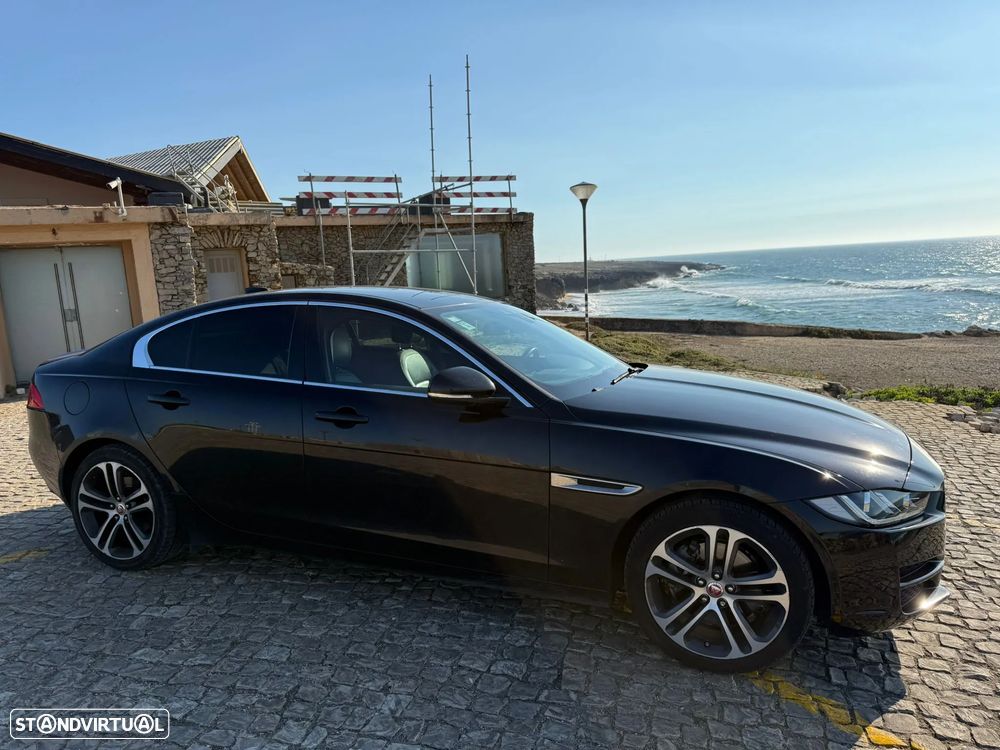 Jaguar XE 2.0 D Prestige Aut. - 3