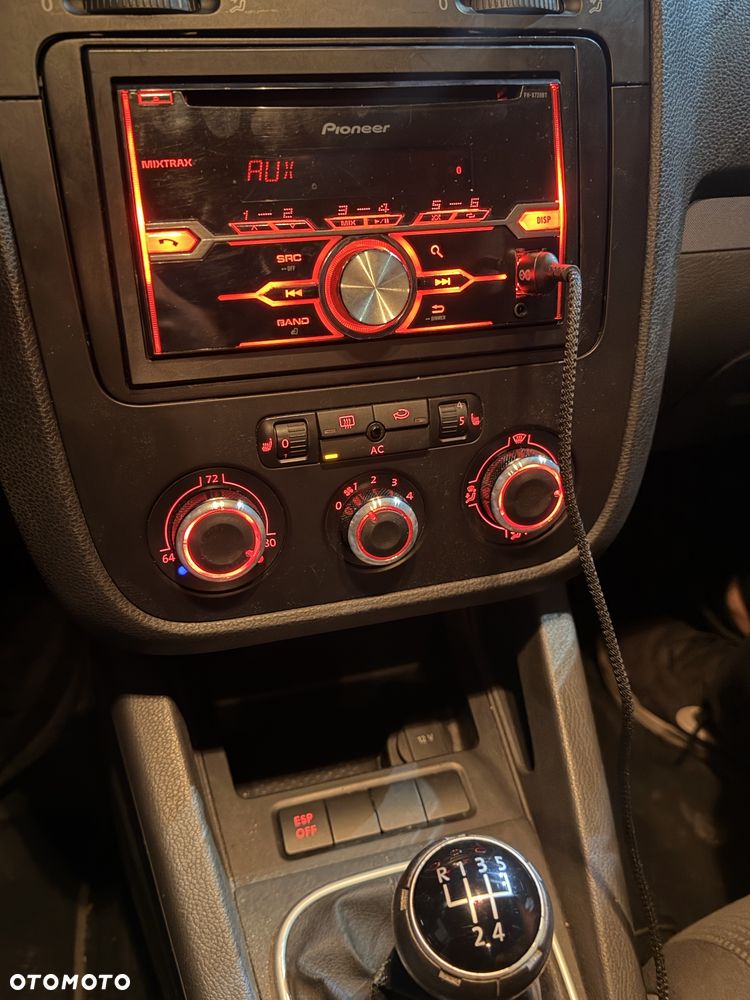 Volkswagen Jetta - 8