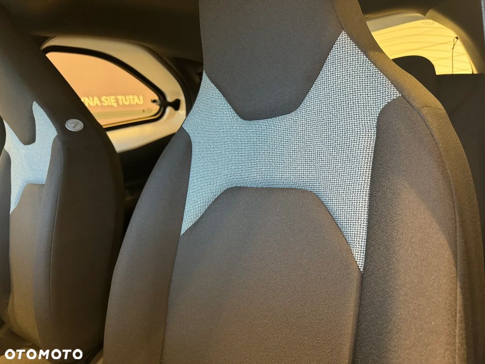 Toyota Aygo X Hybrid 1.5 Active e-CVT - 11