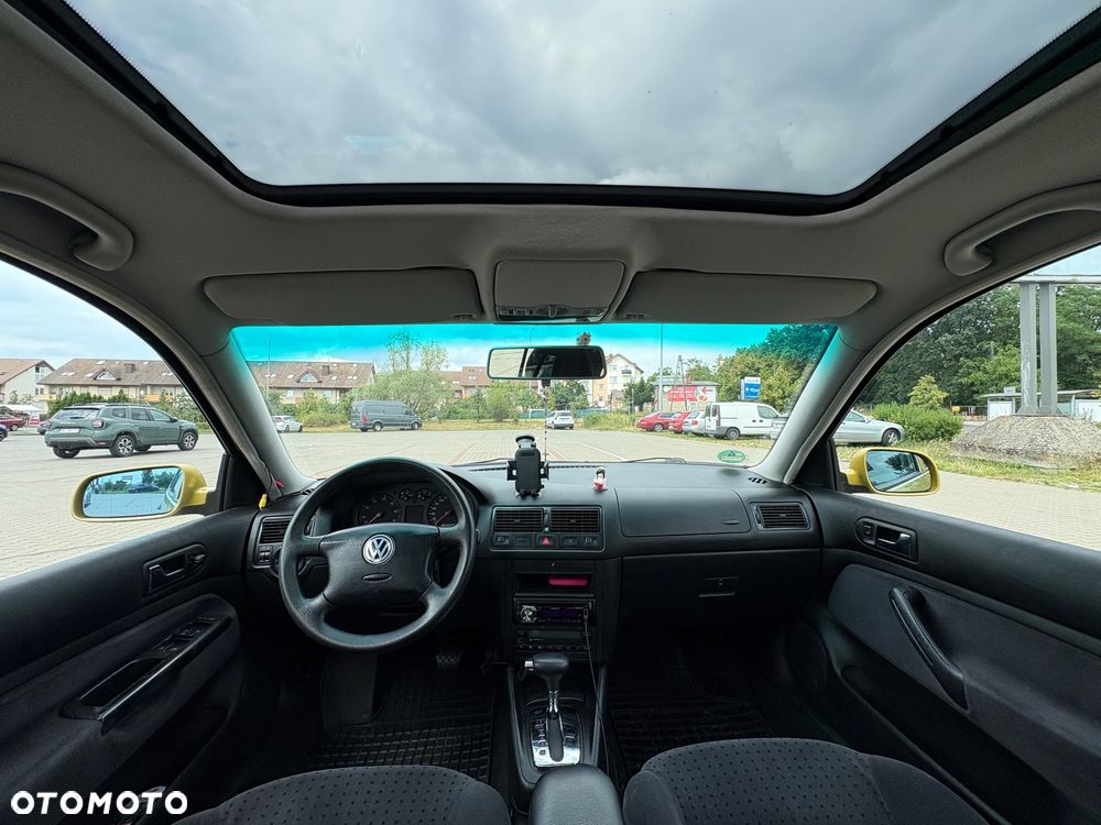 Volkswagen Golf - 2