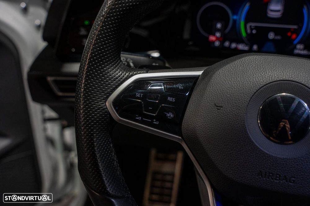 VW Golf 1.4 TSI GTE DSG - 28