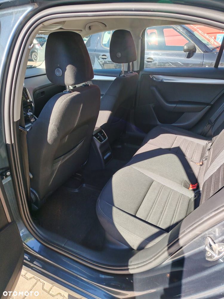Skoda Octavia 2.0 TDI SCR Ambition - 4