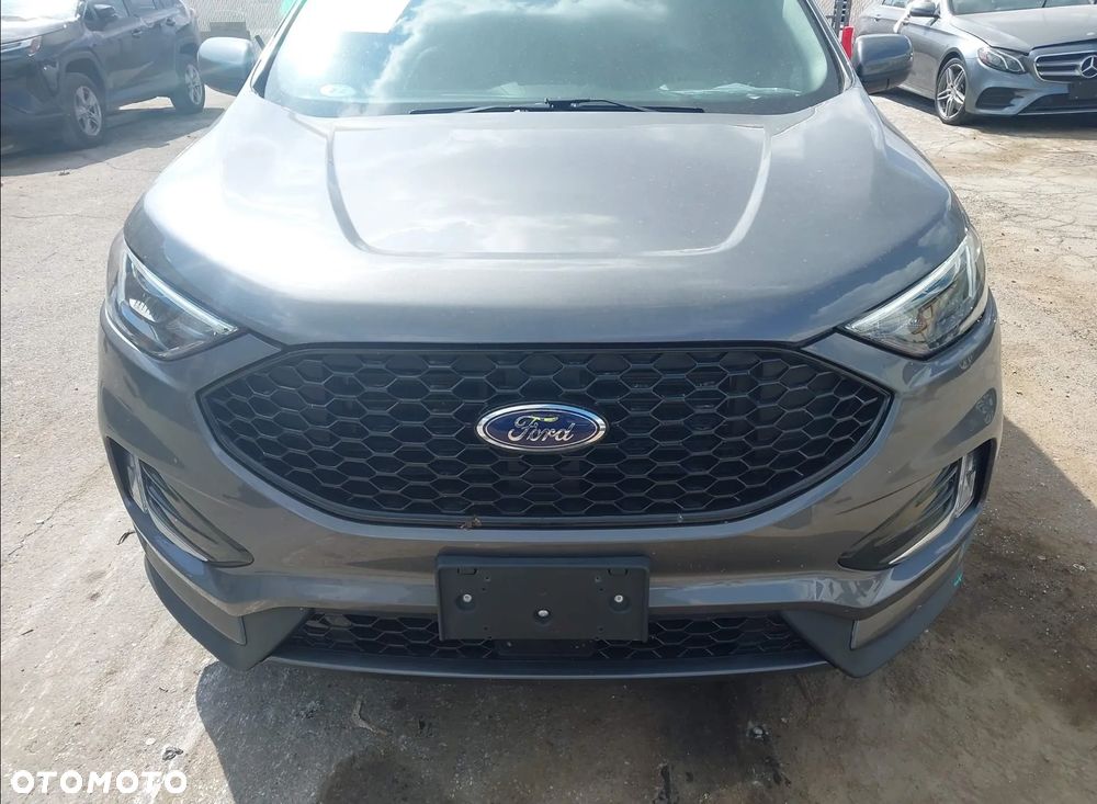 Ford Edge - 9