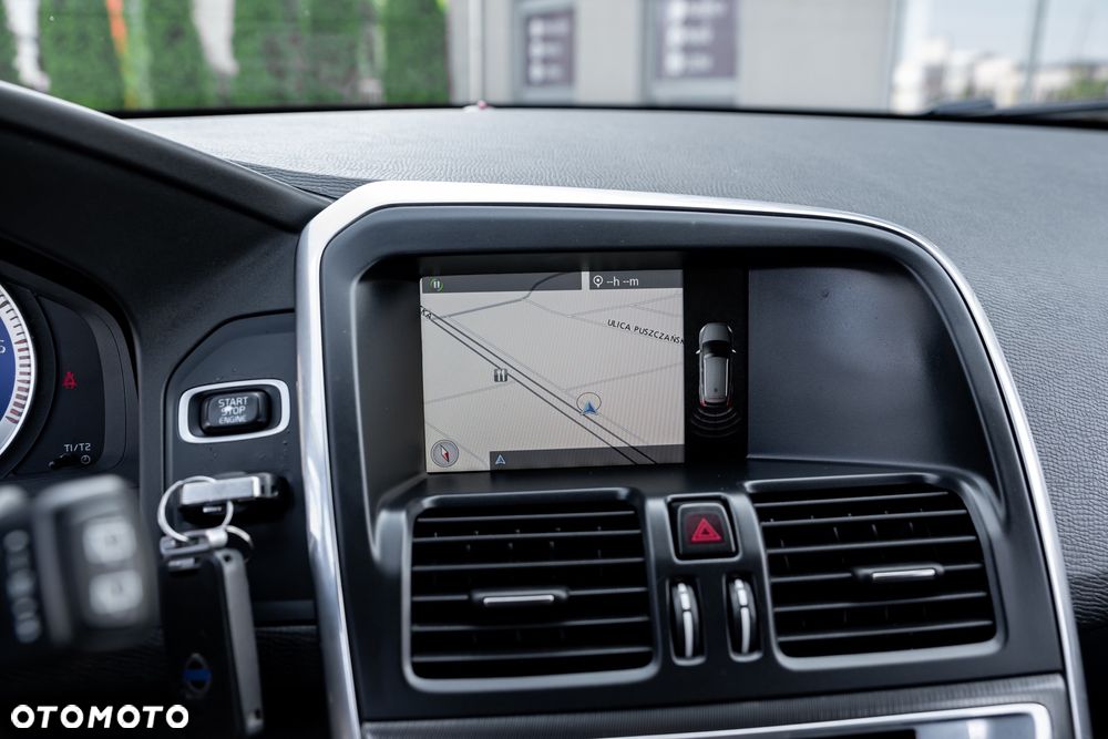 Volvo XC 60 D4 AWD Geartronic RDesign - 34