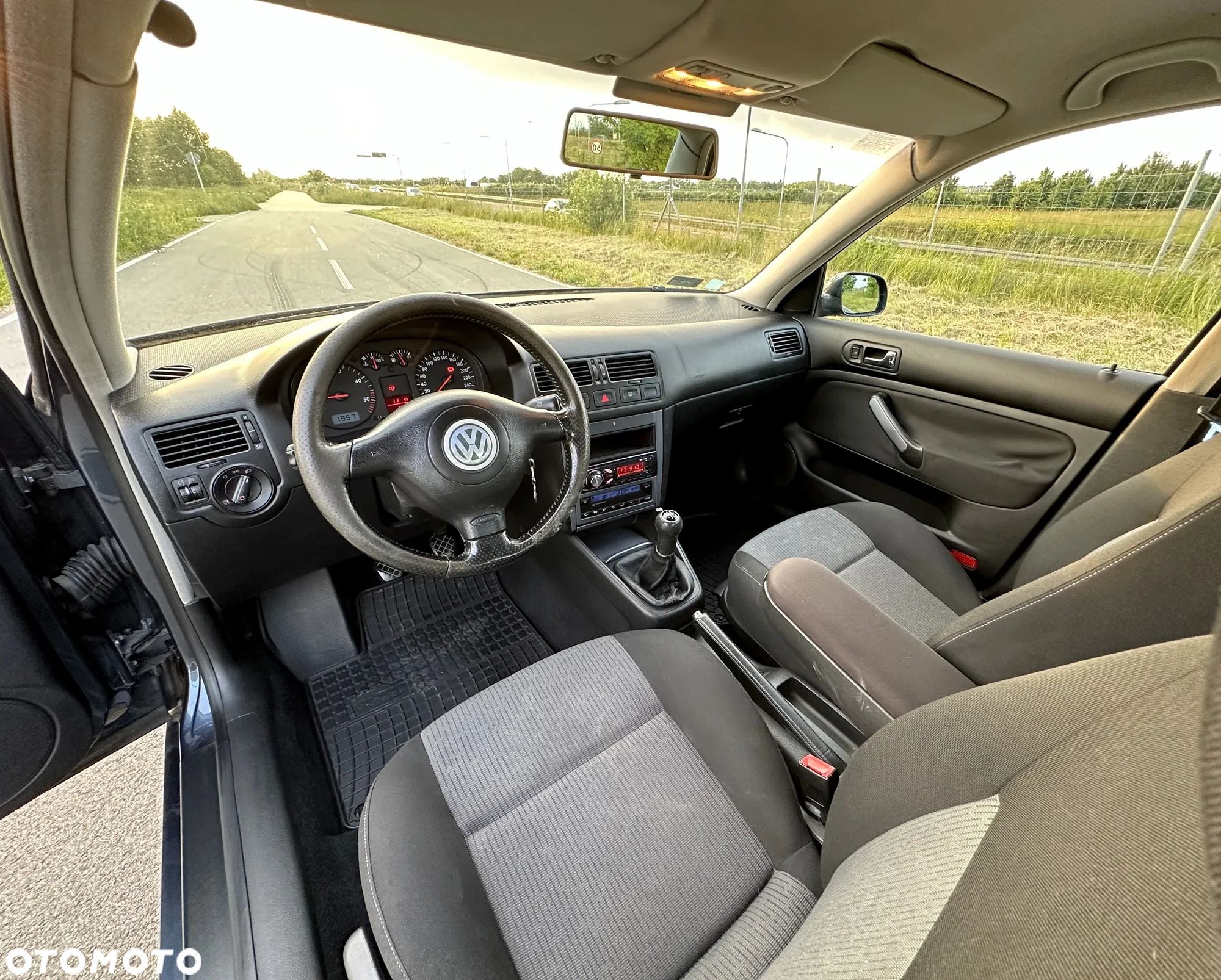 Volkswagen Bora Variant 1.9 TDI Highline - 12