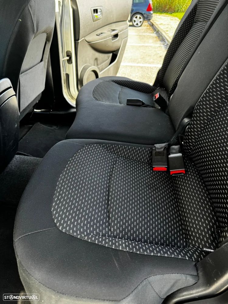 Nissan Qashqai +2 - 12