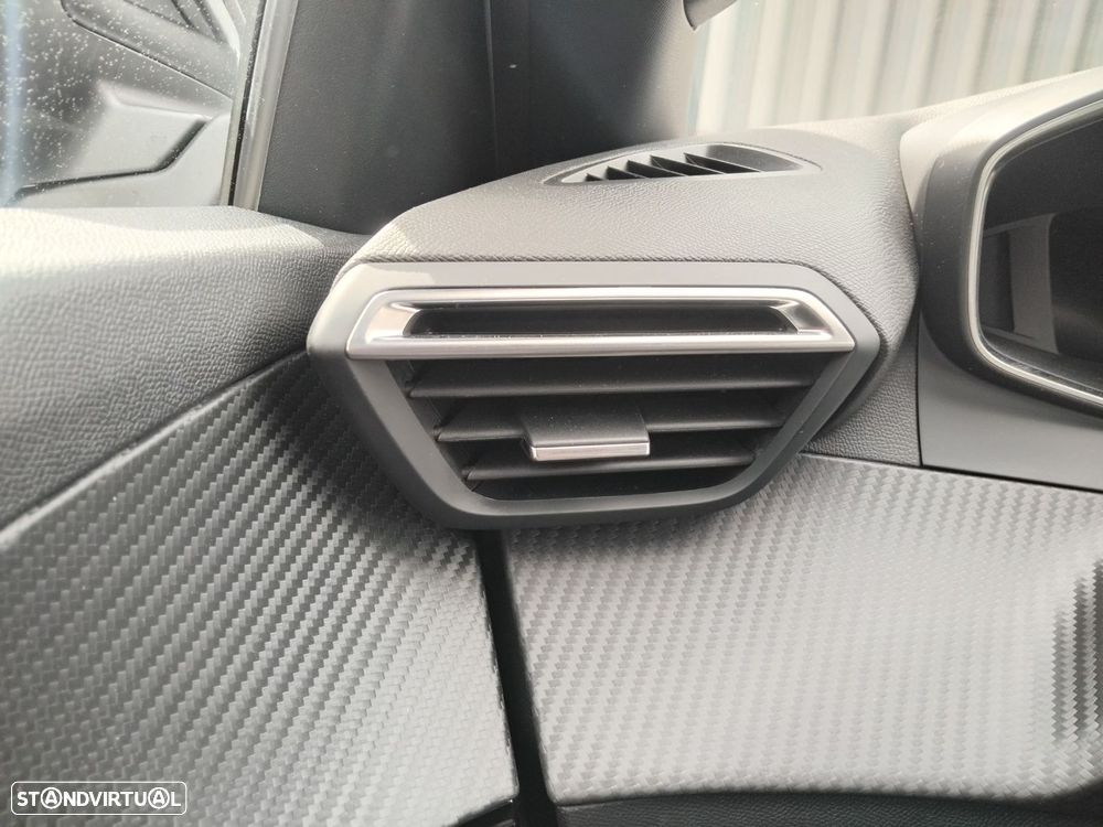 Peugeot 2008 1.2 PureTech Allure - 22