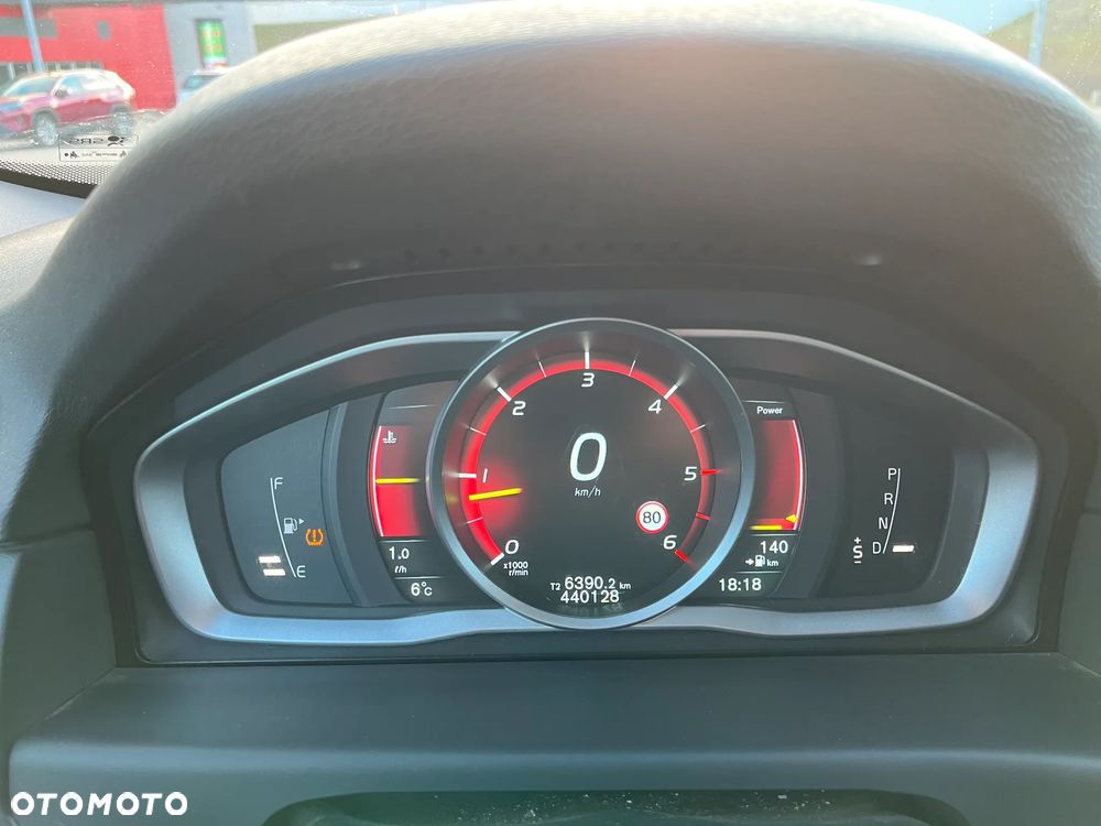 Volvo XC 70 D5 AWD Geartronic Momentum - 12