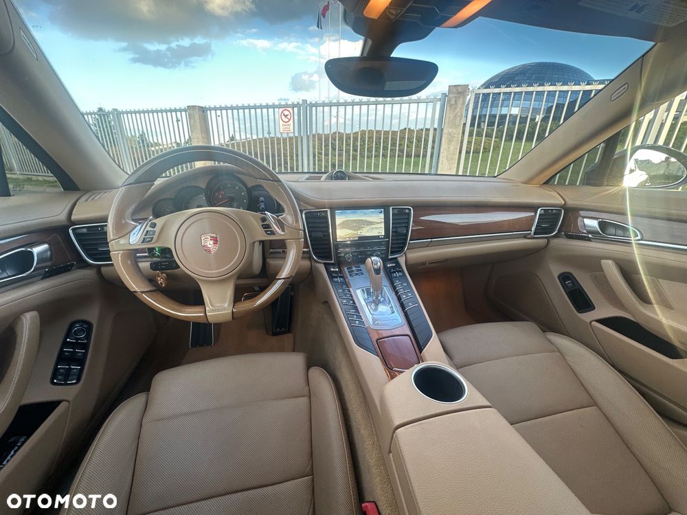 Porsche Panamera PDK Platinum Edition - 33