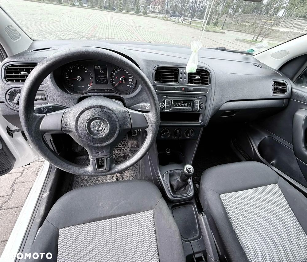 Volkswagen POLO - 8