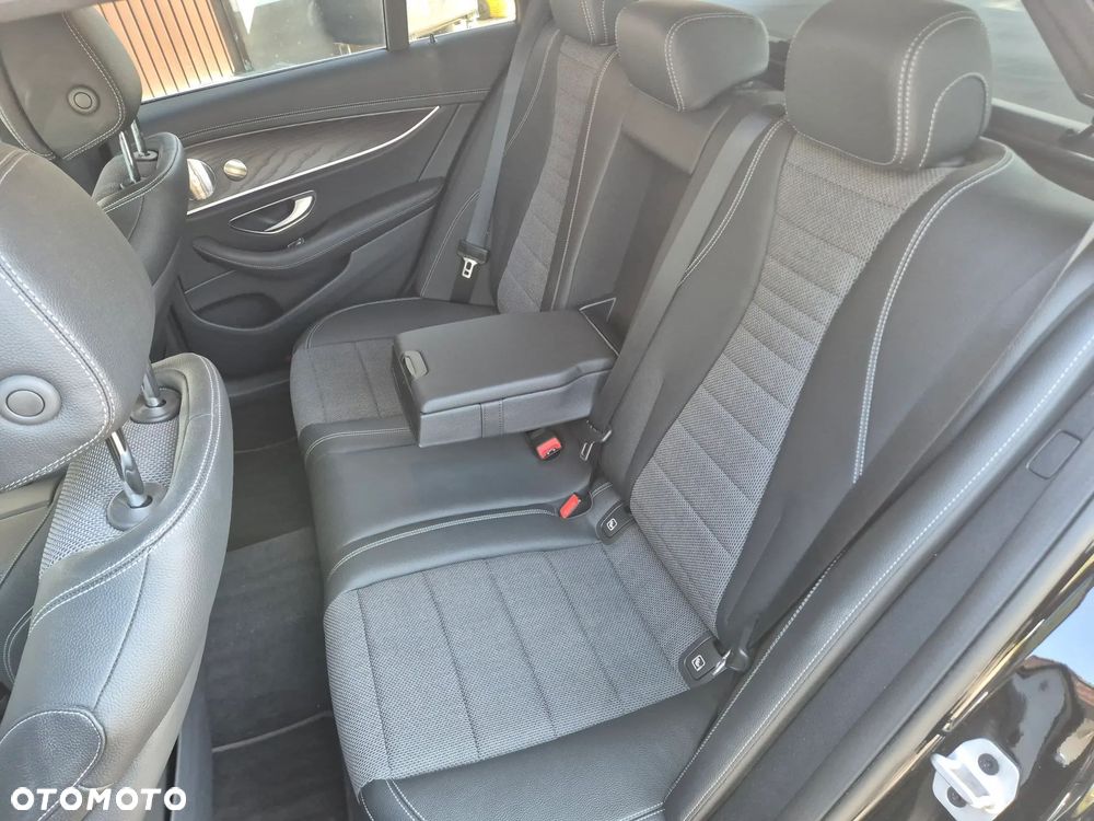 Mercedes-Benz Klasa E 220 d 9G-TRONIC AMG Line - 17
