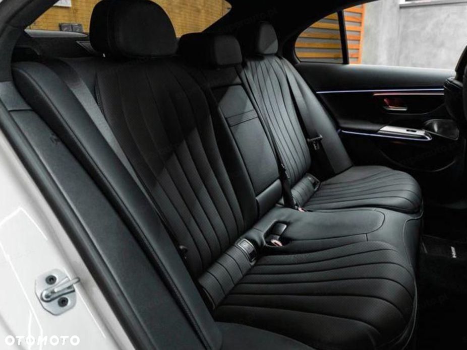 Mercedes-Benz Klasa E 220 d mHEV 4-Matic AMG 9G-Tronic - 20