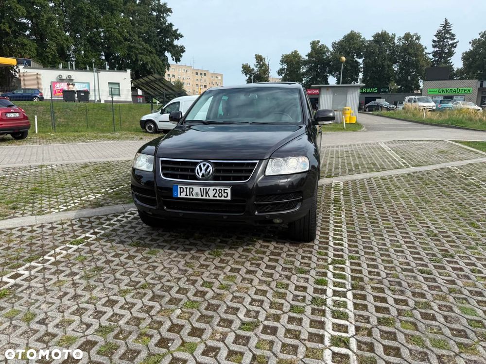 Volkswagen Touareg - 1