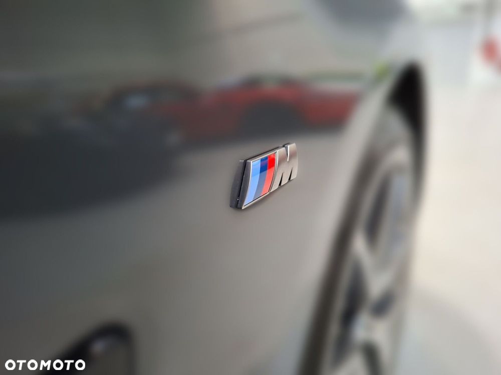 BMW Seria 8 - 25
