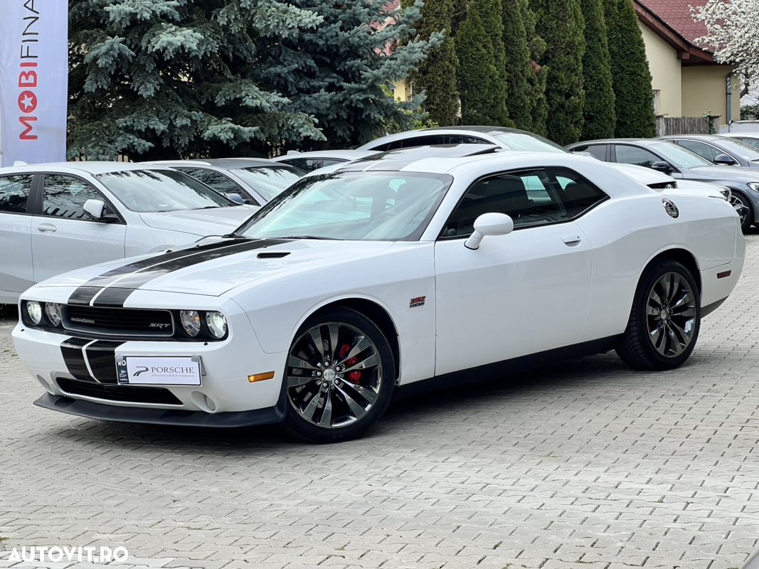 Dodge Challenger - 1