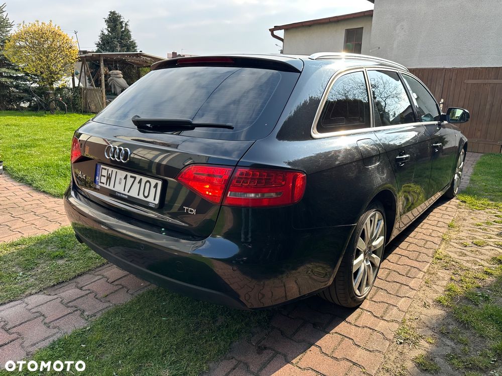 Audi A4 Avant 2.0 TDI Quattro Line - 12