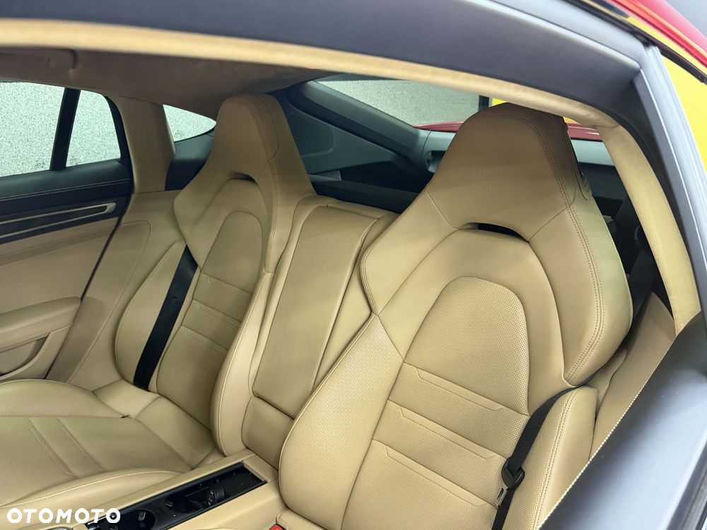 Porsche Panamera GTS GPF - 11