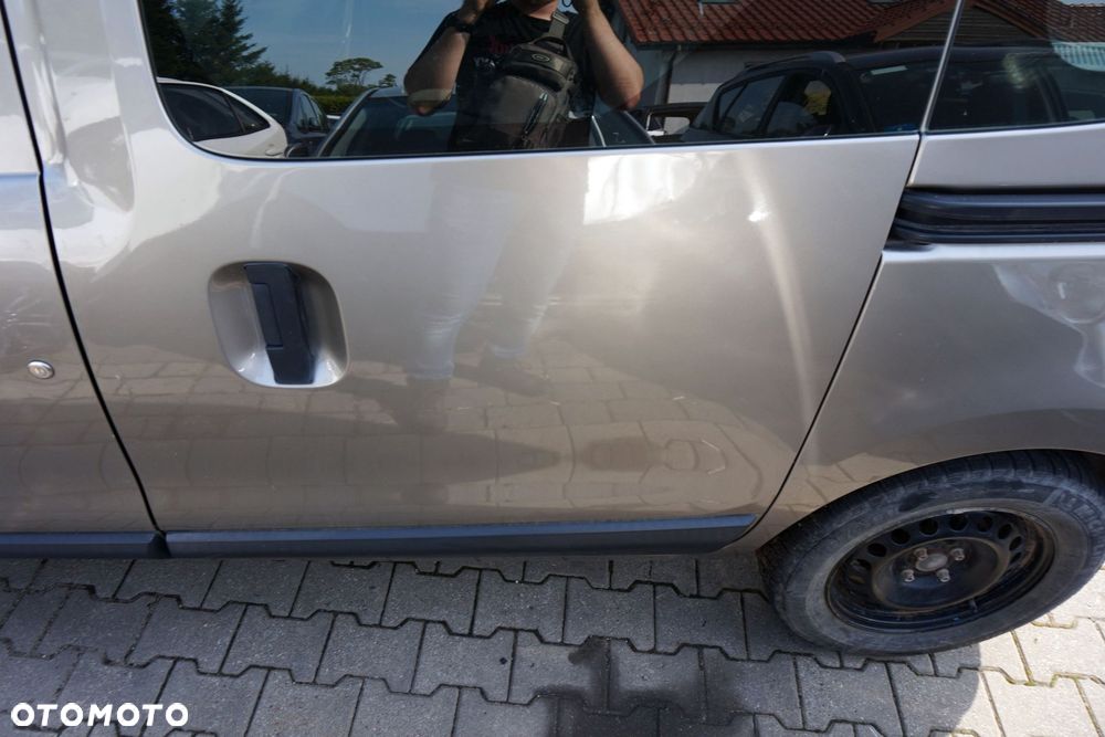 DRZWI TYLNE LEWE DOKKER LIFT TEHNK 801008218R BEŻOWY DACIA 2017-2021 - 3