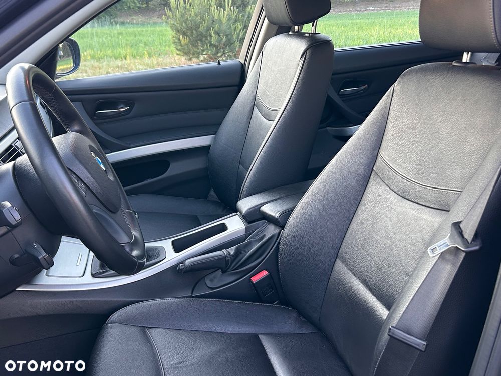 BMW Seria 3 318d DPF Edition Exclusive - 17