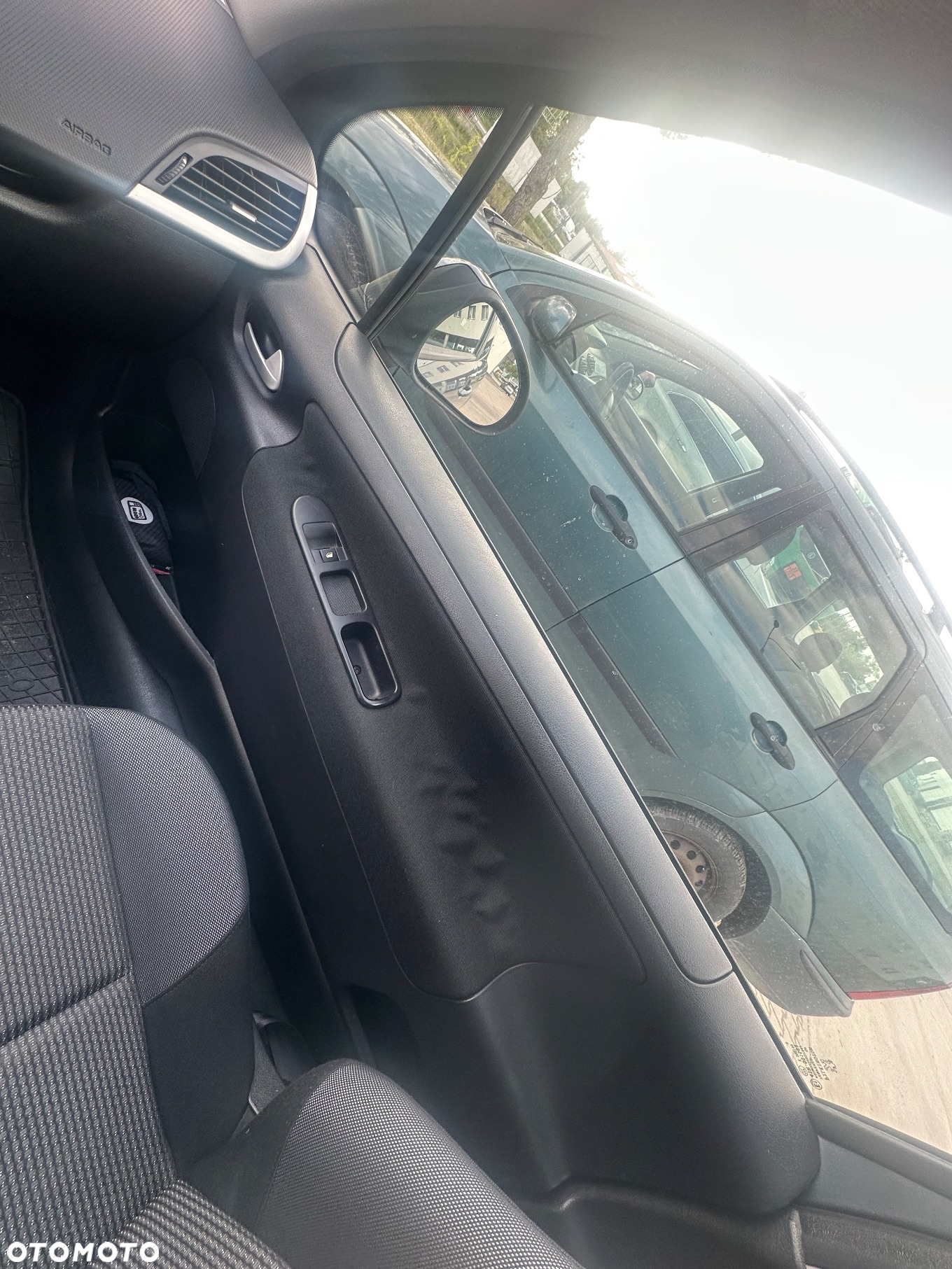 Peugeot 207 - 14