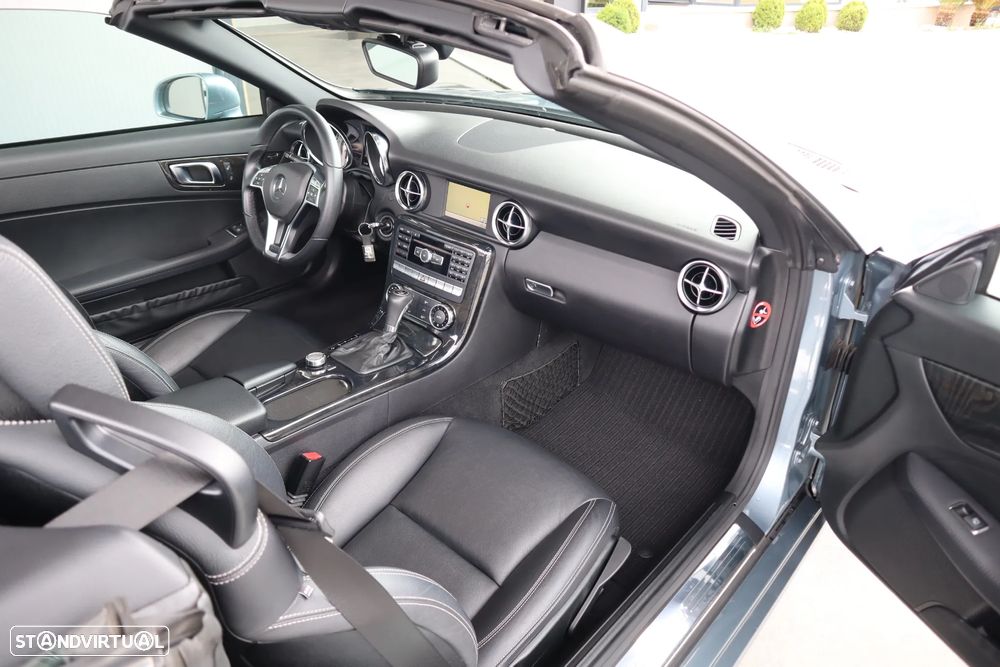 Mercedes-Benz SLK 200 (BlueEFFICIENCY) 7G-TRONIC - 12